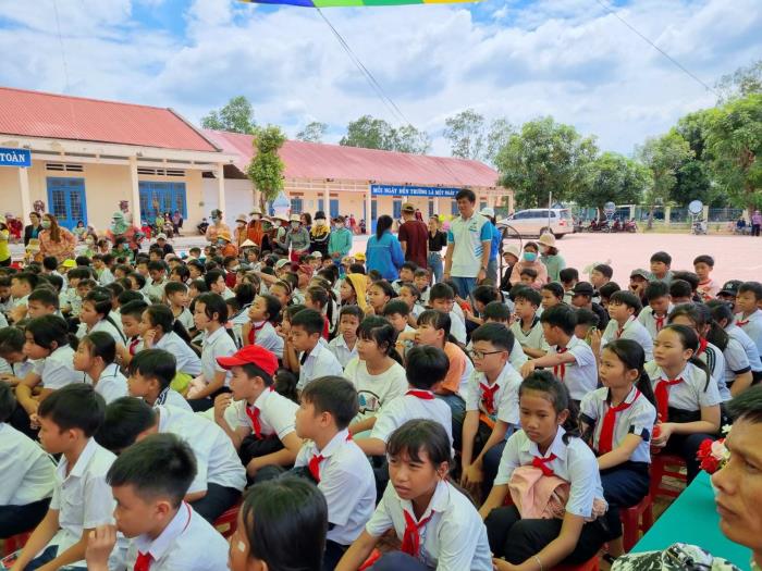 THĂM VÀ TẶNG QUÀ CHO CÁC CHÁU MỒ CÔI, HỌC SINH VÀ NGƯỜI CÓ HOÀN CẢNH KHÓ KHĂN TẠI ĐỒNG NAI-BÌNH THUẬN NGÀY 18/02/2023